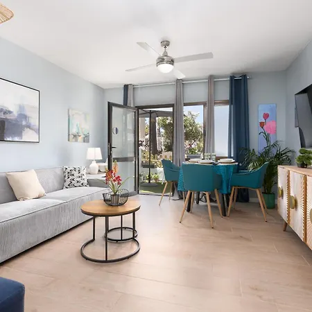 Home2book Stylish With Pool Access Коральео