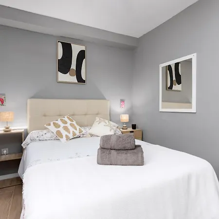 Home2book Stylish With Pool Access Апартаменты *