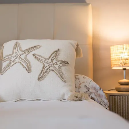 Апартаменты Home2book Stylish With Pool Access *