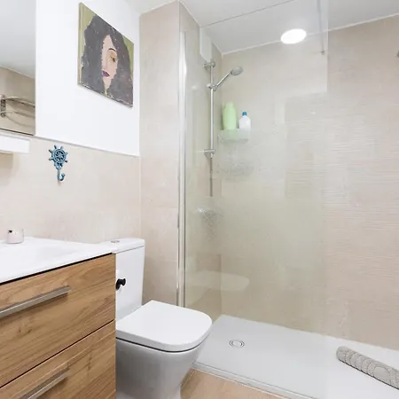 Home2book Stylish With Pool Access